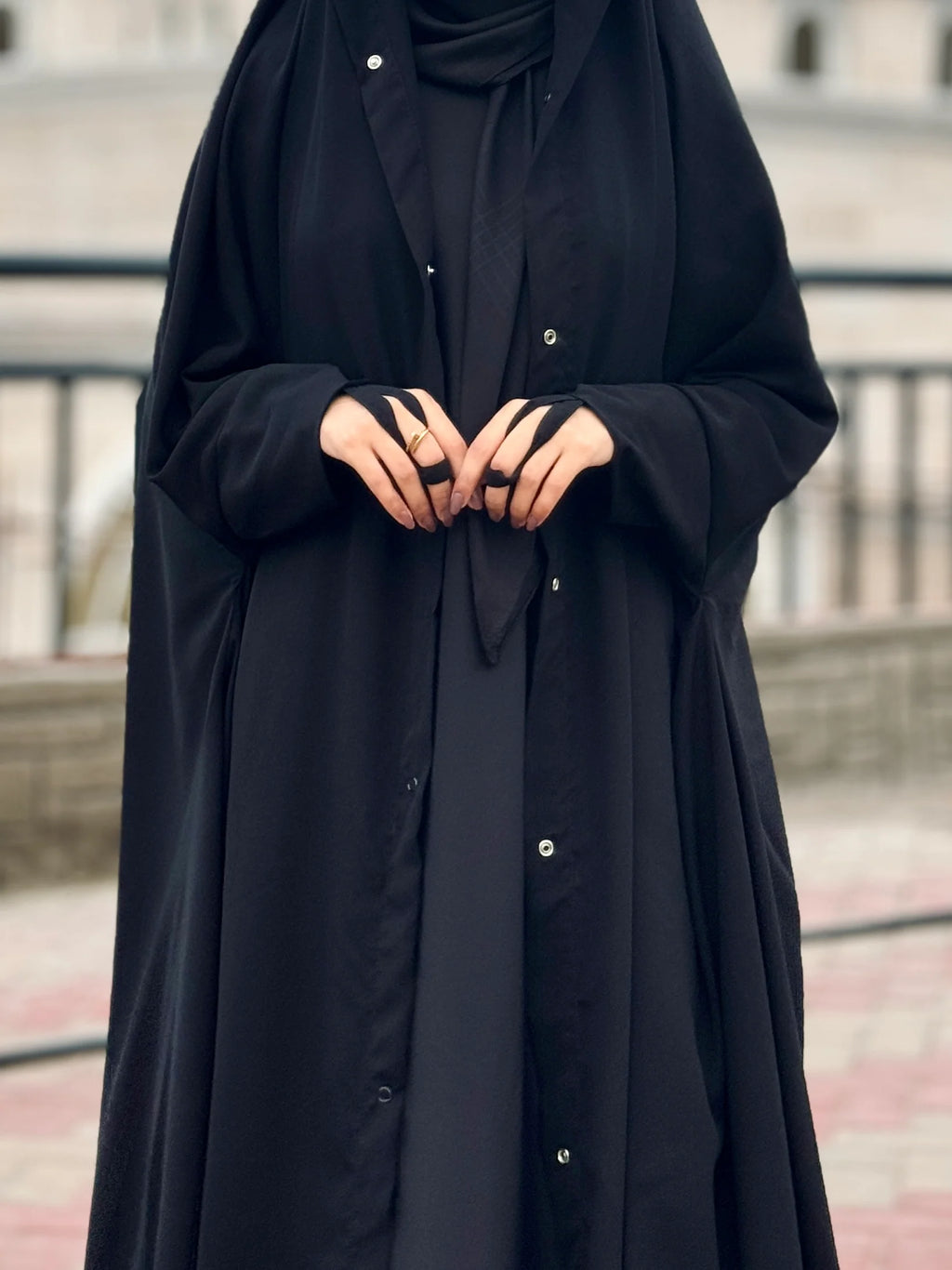 Kaftan Style Irani Chadar With Buttons