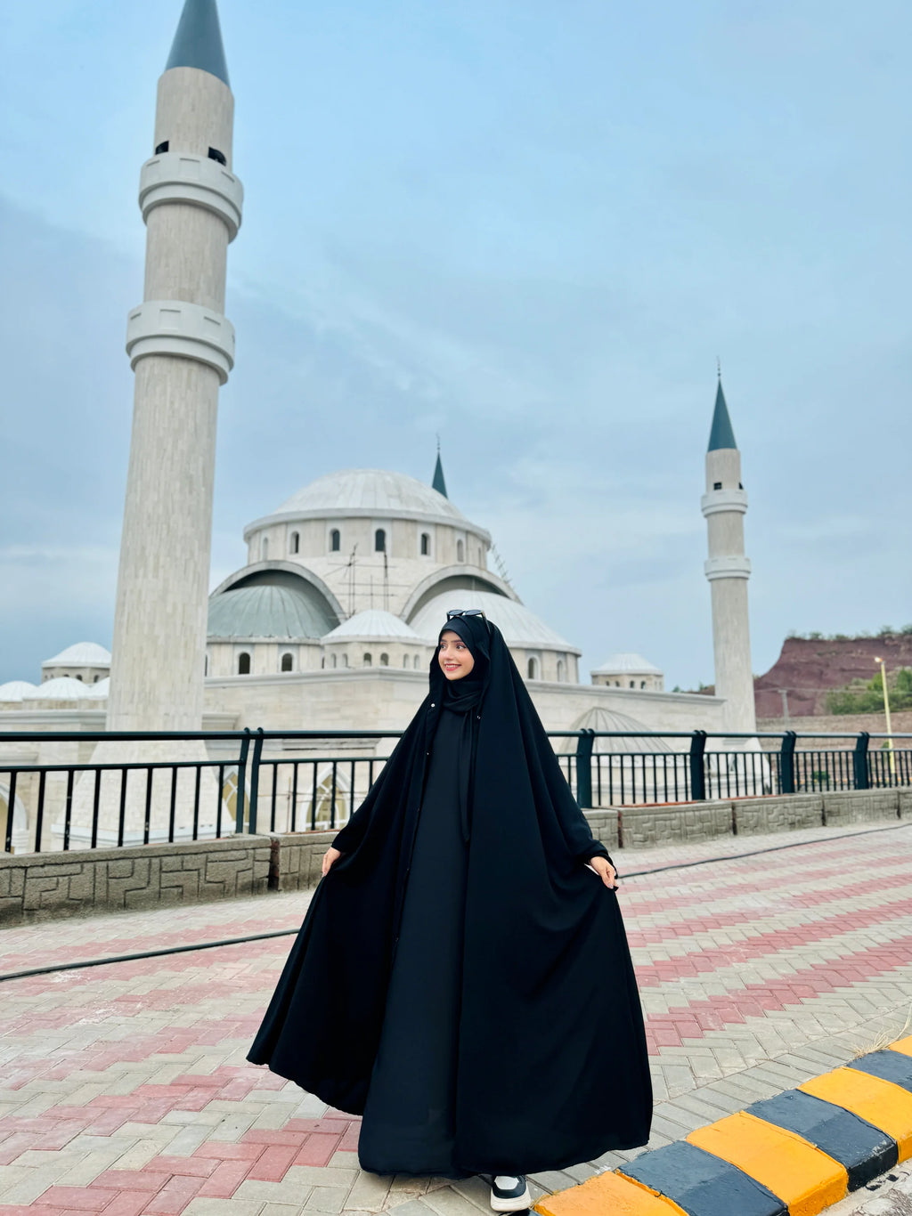 Kaftan Style Irani Chadar With Buttons