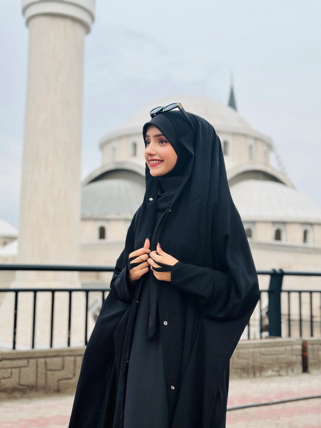 Kaftan Style Irani Chadar With Buttons